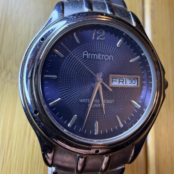 Armitron Day-Date Silver/Blue Men's Stretch Watch 20/1365, 36mm - Picture 3 of 5